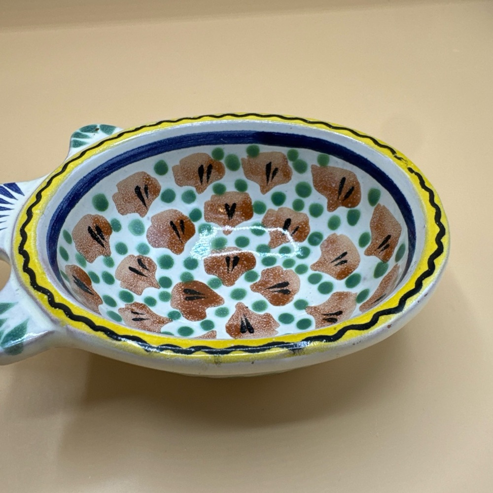 Unique Hand Made Painted Turtle Dish Mexico Pottery Signed 6" X 4" - Picture 6 of 9